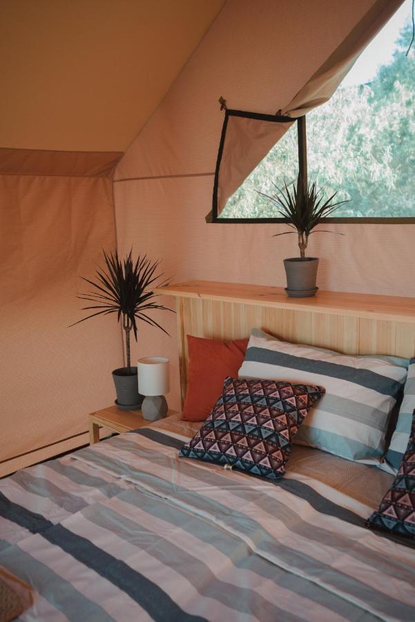 Glamping Mandra Kanev Hotel Leplyavo Kültér fotó